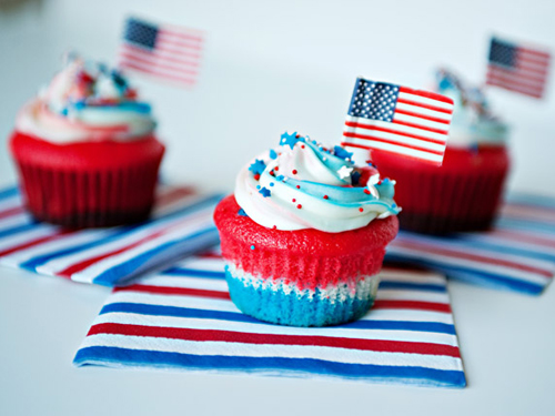 54eb8caa17368_-_fourth-of-july-cupcakes-lgn-32120142